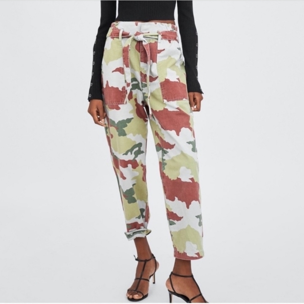 Zara Camouflage Paperbag Pants Size 6